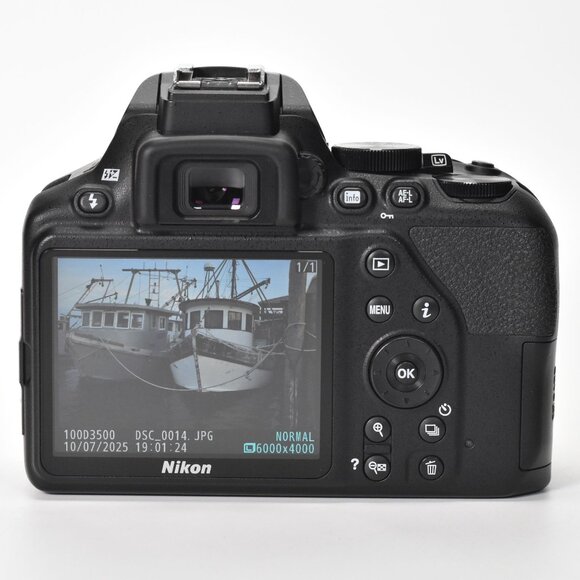 Nikon D3500 DSLR Camera 24.2MP Nikon 18-55mm Lens HD Video 4094 Clicks 32GB SD - Picture 5 of 16